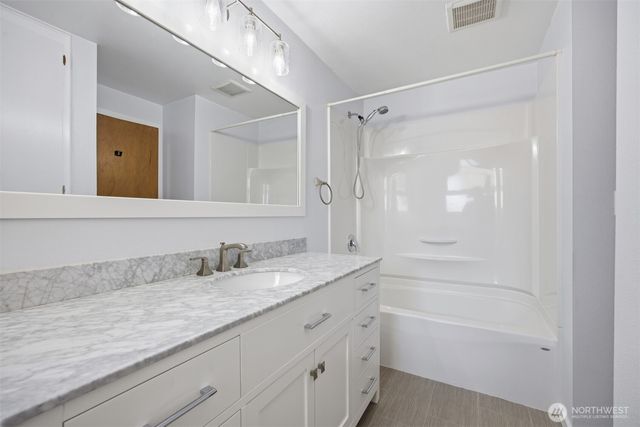 1011 N 14th Street, Mount Vernon, WA 98273