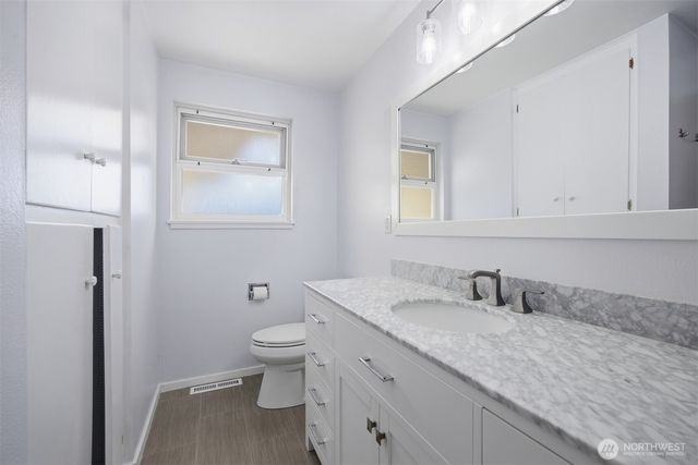 1011 N 14th Street, Mount Vernon, WA 98273