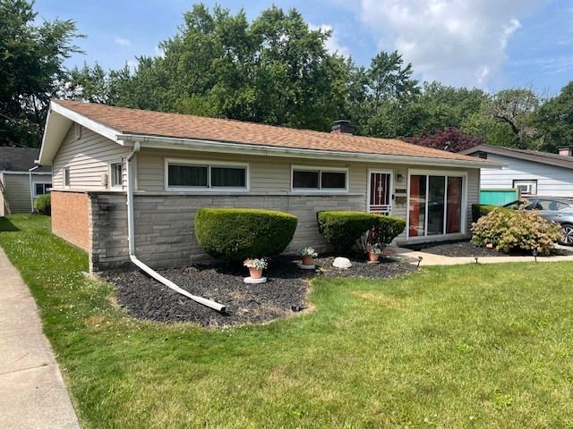 671 River Drive, Calumet City, IL 60409
