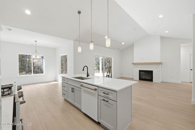 7705 E Howard Rd, Athol, ID 83801