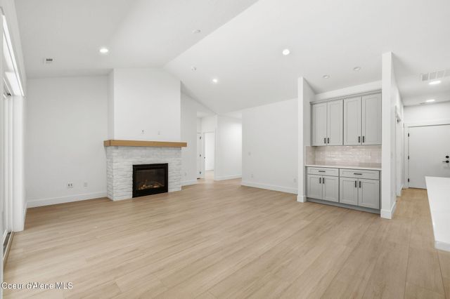 7705 E Howard Rd, Athol, ID 83801