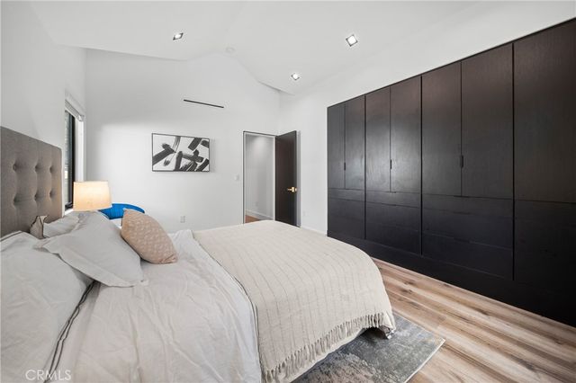 5109 Longridge Avenue, Sherman Oaks, CA 91423