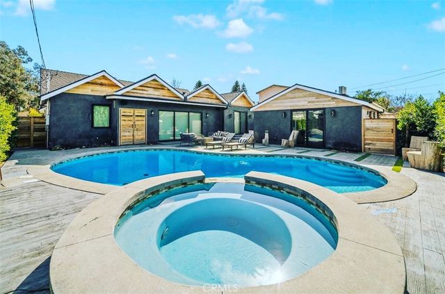 5109 Longridge Avenue, Sherman Oaks, CA 91423