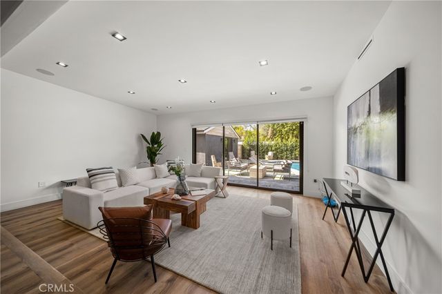 5109 Longridge Avenue, Sherman Oaks, CA 91423