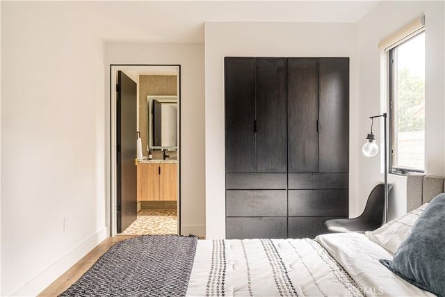 5109 Longridge Avenue, Sherman Oaks, CA 91423