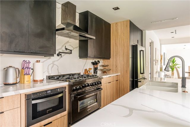 5109 Longridge Avenue, Sherman Oaks, CA 91423