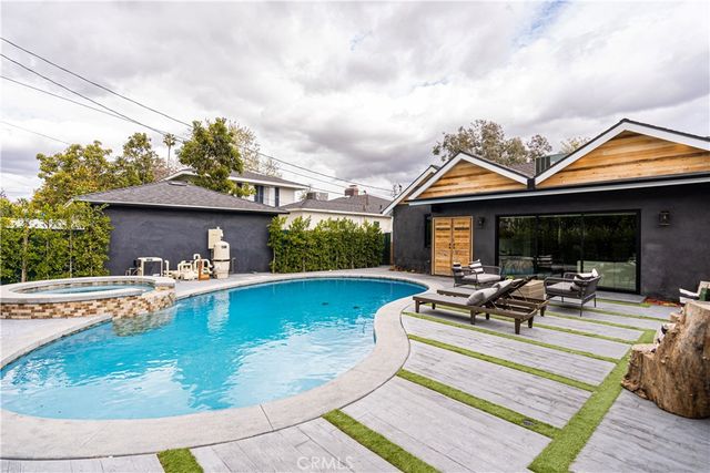 5109 Longridge Avenue, Sherman Oaks, CA 91423