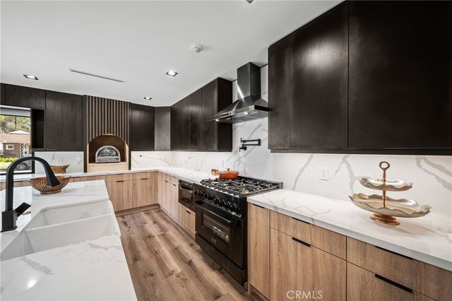 5109 Longridge Avenue, Sherman Oaks, CA 91423