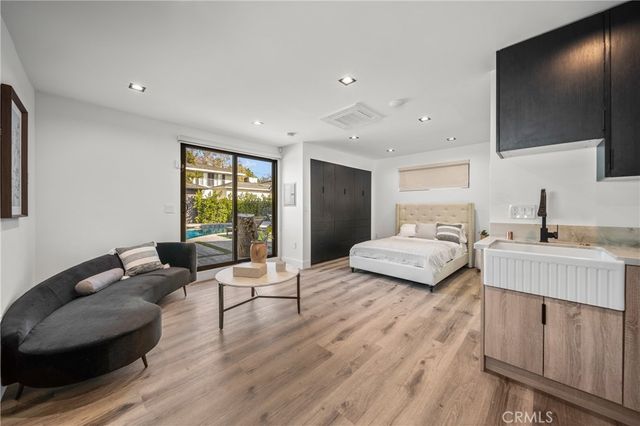 5109 Longridge Avenue, Sherman Oaks, CA 91423