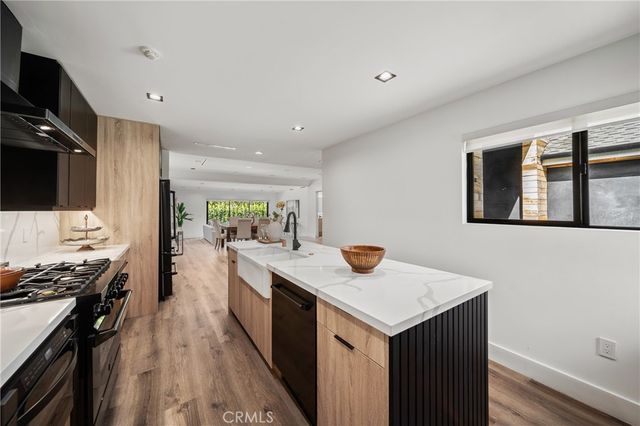5109 Longridge Avenue, Sherman Oaks, CA 91423