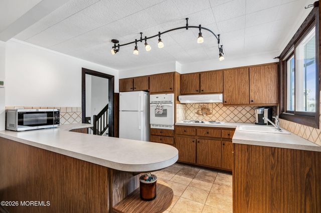 20 Cornell Drive, Hazlet, NJ 07730