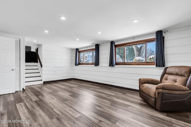 20 Cornell Drive, Hazlet, NJ 07730