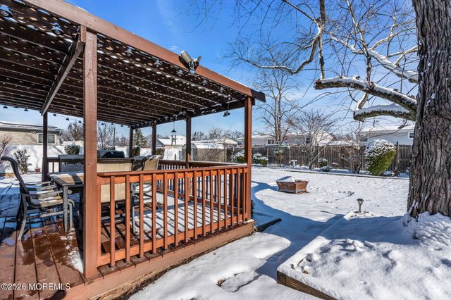 20 Cornell Drive, Hazlet, NJ 07730