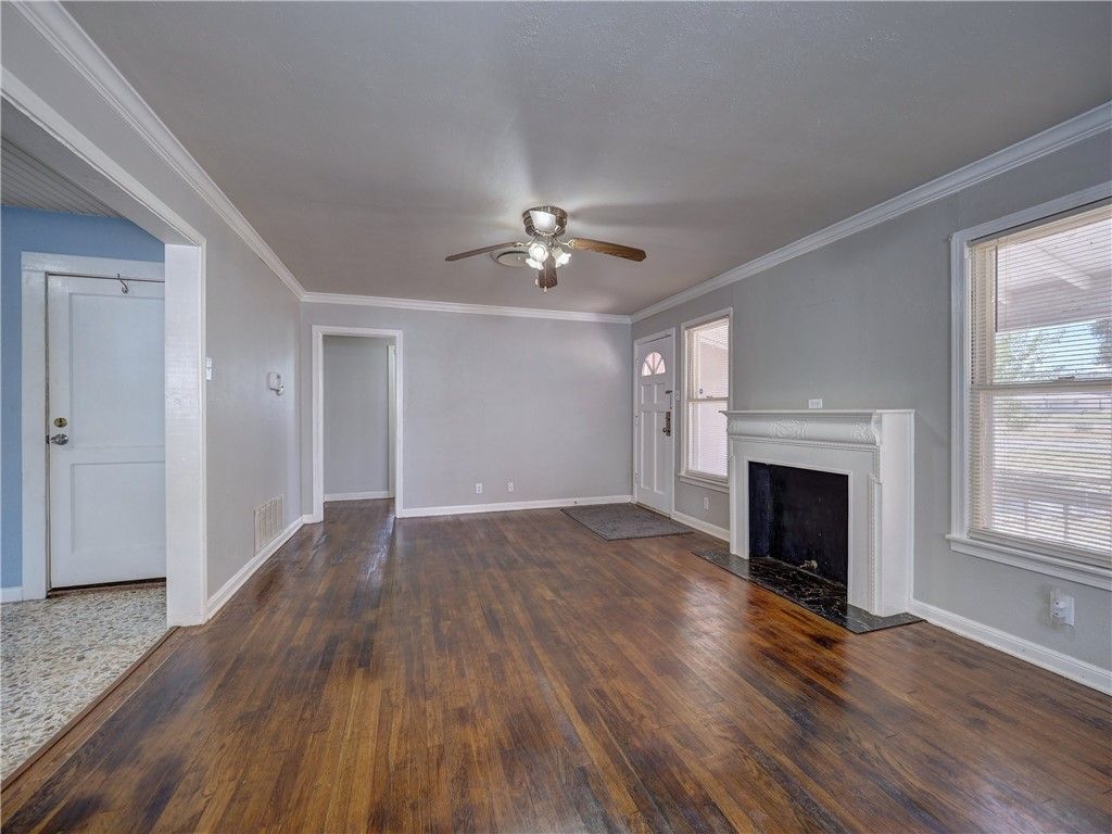 225 S Whitney St, Aransas Pass, TX 78336 — photo 4