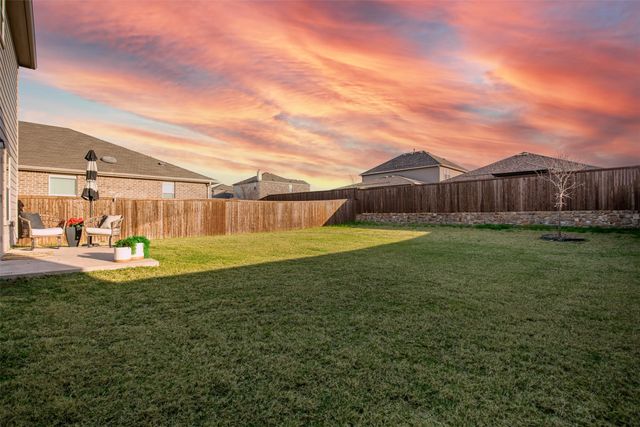 1024 Vernon Drive, Aubrey, TX 76227