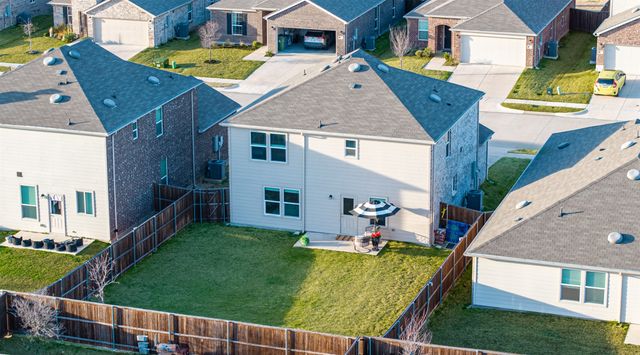 1024 Vernon Drive, Aubrey, TX 76227