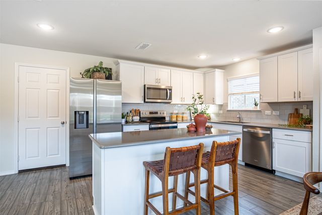 1024 Vernon Drive, Aubrey, TX 76227