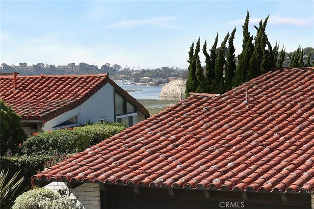1966 Vista Caudal, Newport Beach, CA 92660