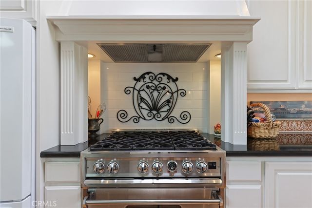 1966 Vista Caudal, Newport Beach, CA 92660