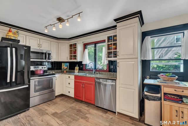 199 Forest St Extension, Hamden, CT 06518