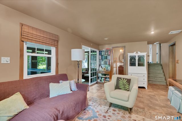 199 Forest St Extension, Hamden, CT 06518