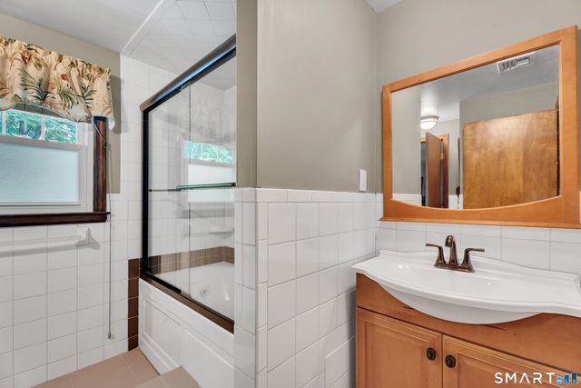 199 Forest St Extension, Hamden, CT 06518