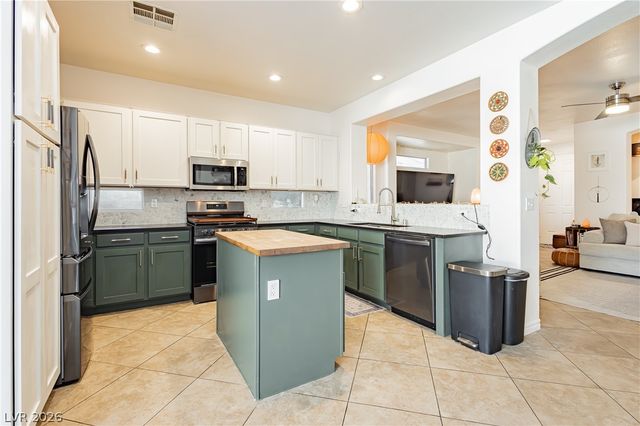 1106 Cypress Falls Court, North Las Vegas, NV 89081