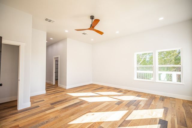 183 Wood Trail, Kerrville, TX 78028