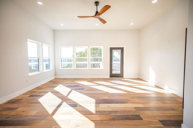 183 Wood Trail, Kerrville, TX 78028