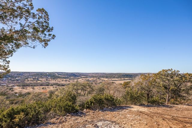 183 Wood Trail, Kerrville, TX 78028