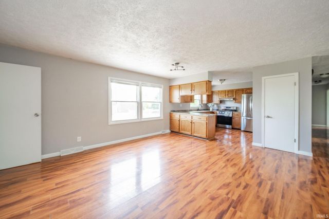 6863 W Jennifer Court, Greenfield, IN 46140