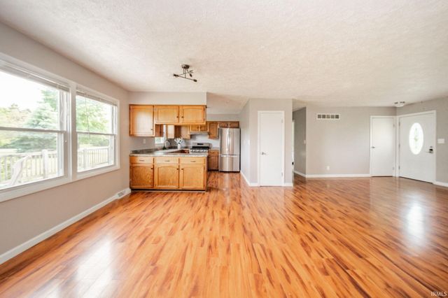 6863 W Jennifer Court, Greenfield, IN 46140