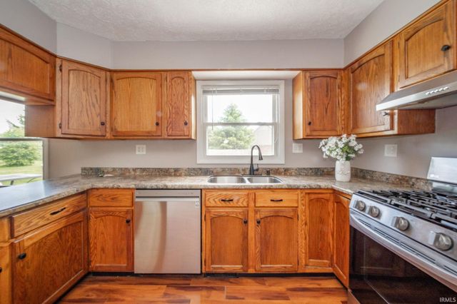 6863 W Jennifer Court, Greenfield, IN 46140