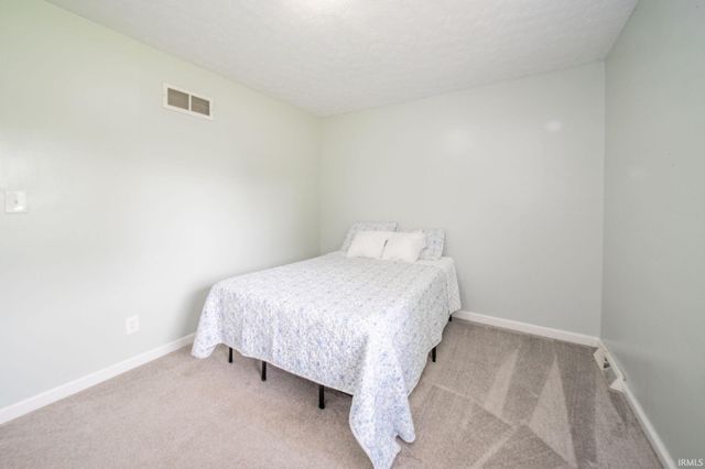 6863 W Jennifer Court, Greenfield, IN 46140