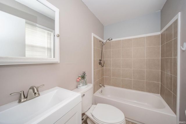 6863 W Jennifer Court, Greenfield, IN 46140