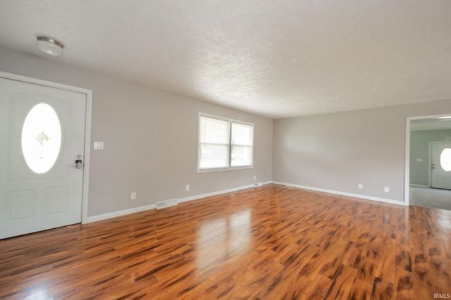 6863 W Jennifer Court, Greenfield, IN 46140