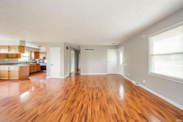 6863 W Jennifer Court, Greenfield, IN 46140