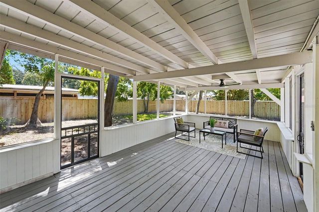 340 55TH AVE S, St Petersburg, FL 33705