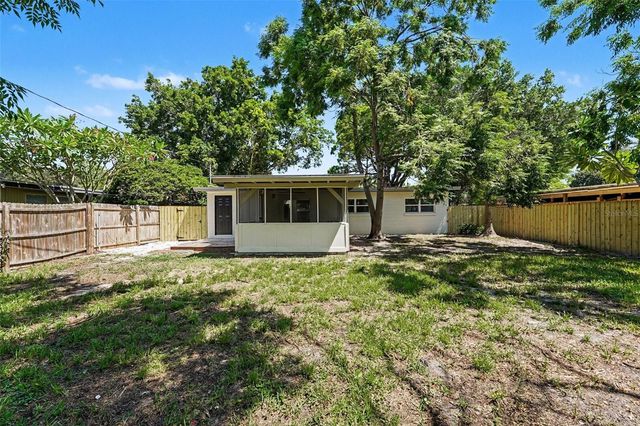 340 55TH AVE S, St Petersburg, FL 33705