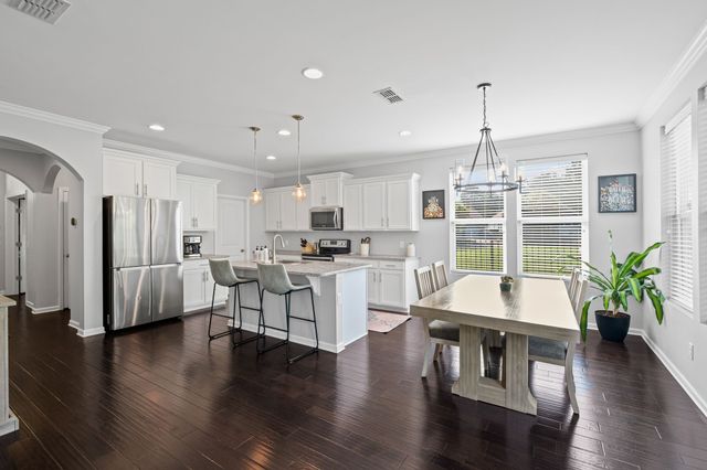1872 Stonewater Dr, Hermitage, TN 37076