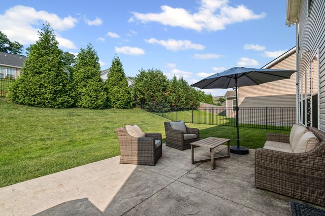1872 Stonewater Dr, Hermitage, TN 37076