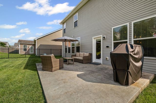 1872 Stonewater Dr, Hermitage, TN 37076