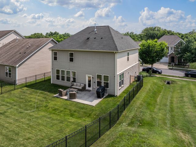 1872 Stonewater Dr, Hermitage, TN 37076