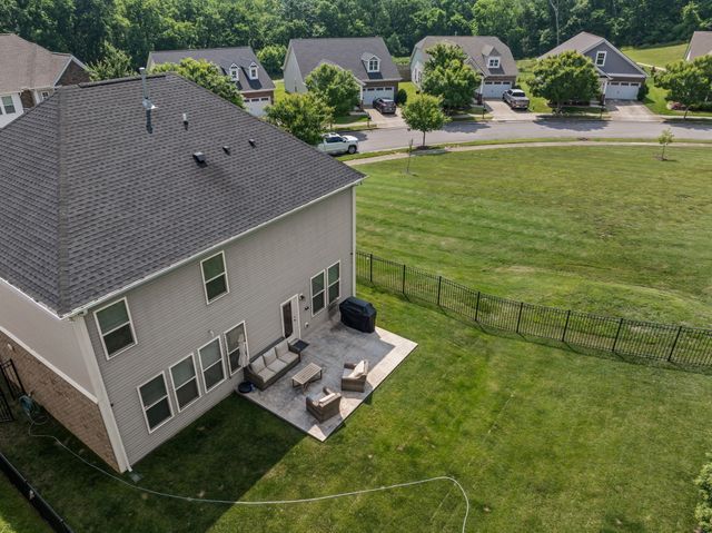 1872 Stonewater Dr, Hermitage, TN 37076
