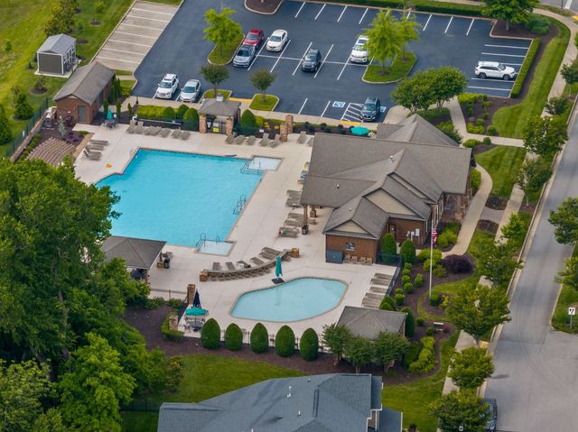 1872 Stonewater Dr, Hermitage, TN 37076