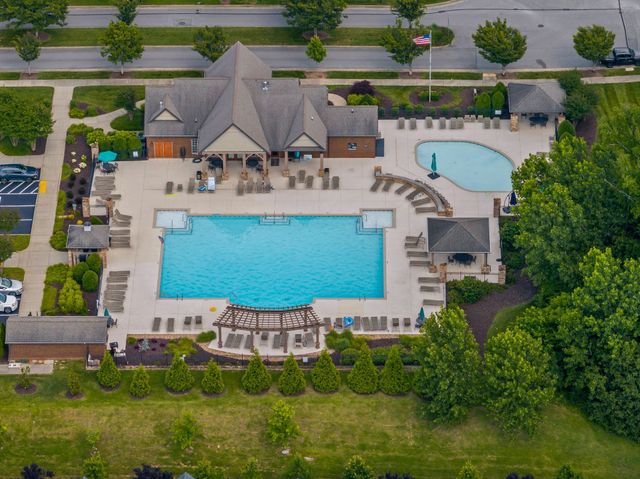 1872 Stonewater Dr, Hermitage, TN 37076