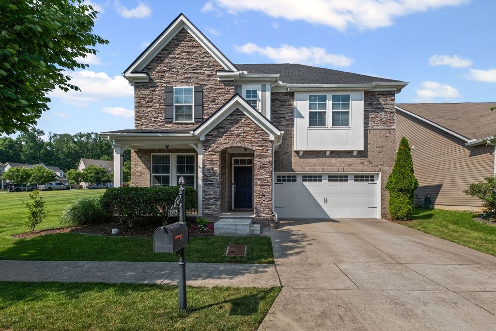 1872 Stonewater Dr, Hermitage, TN 37076