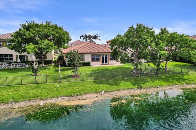10340 Lake Vista Court, Parkland, FL 33076