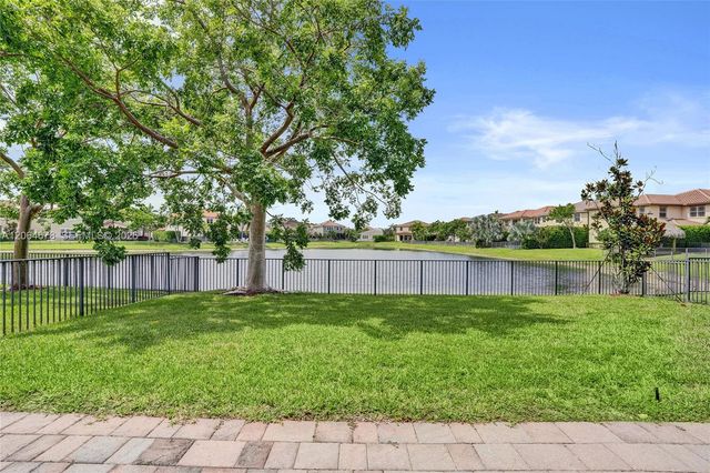 10340 Lake Vista Court, Parkland, FL 33076