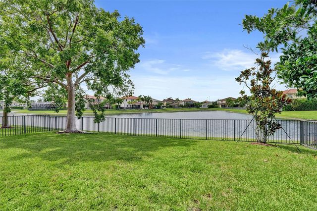 10340 Lake Vista Court, Parkland, FL 33076